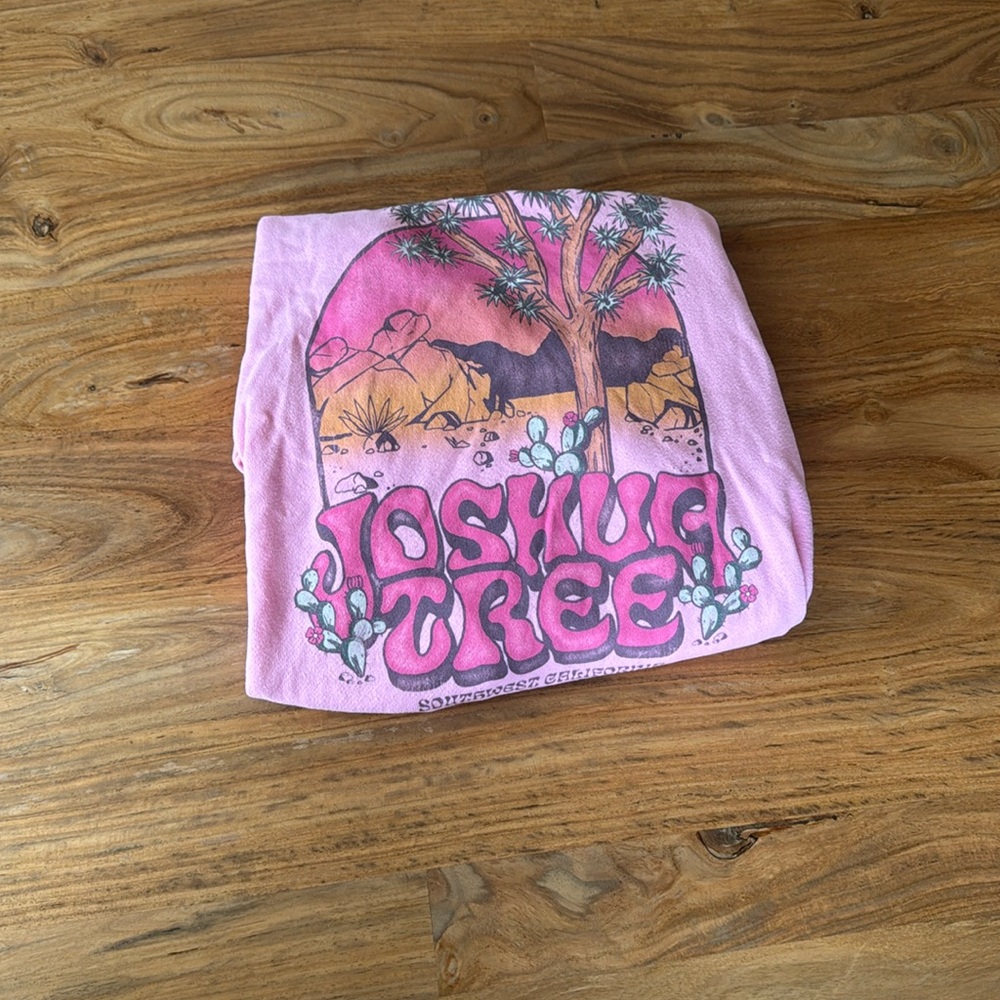 Joshua tree crewneck hoodie from Hollister size small oversized pink